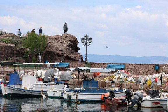 د یونان په لیسبوس ټاپو کې د کډوالو کښتۍ ډوبېدو له امله ۷ تنه مړه شوي