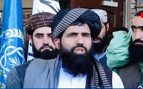 عبدالمنان عمري په ۲۷م نړۍوال اقتصادي فورم کې پر دوی د بندیزونو د لېرې کېدو غوښتنه کړې