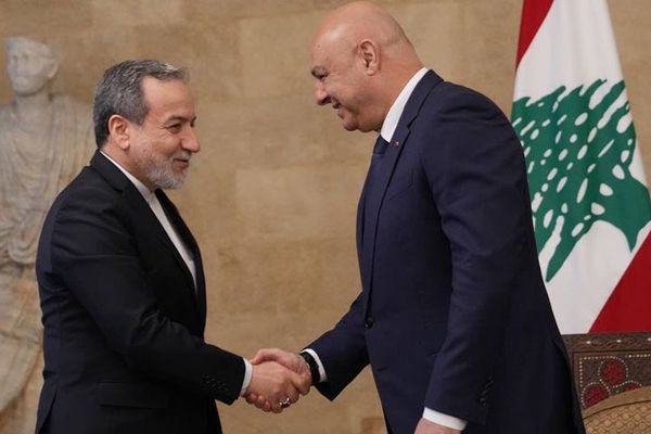 إيران تؤكد دعمها لحزب الله وتصف خطة نزع سلاحه بـ"الفاشلة"