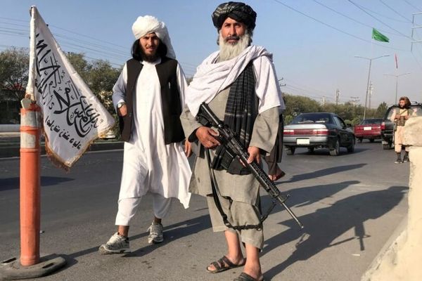 رضایت که اړتیا؛ طالبان وایي هره اوونۍ زرګونه افغانان د تماس کمېسیون په هڅو هېواد ته ستنېږي