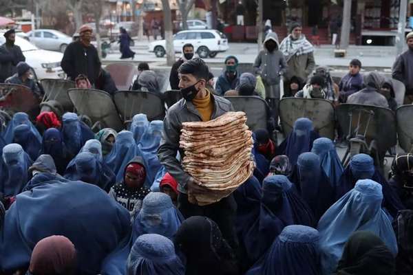 د خوړو نړۍوال پروګرام: په هرو پنځو افغانانو کې یو یې له لوږې سره مخ دی