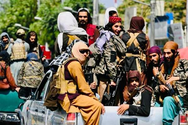 د امریکا د بهرنیو چارو وزارت: د طالبانو په لیکو کې د ماشومانو جذب او «بچه بازي» دوام لري
