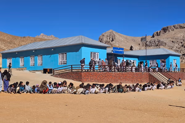 باشندگان ولسوالی ناور غزنی با هزینه شخصی مکتب ساختند