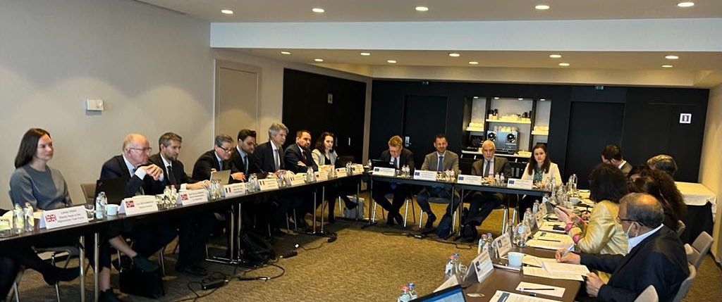 حق آموزش دختران؛ جامعه جهانی برای کمک‌های توسعه‌ای به افغانستان شرط تازه تعیین کرد