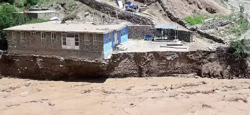 این کلینیک در فاصله «دوصد متری» منار جام قرار دارد