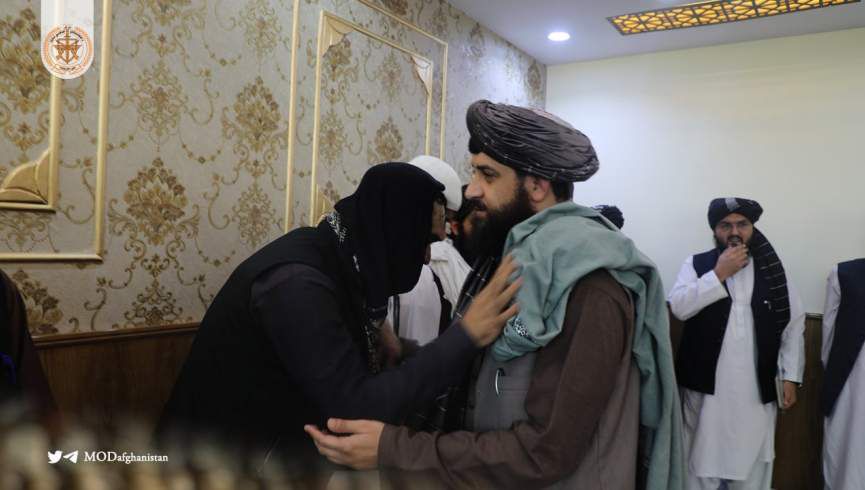 ملا یعقوب چندی پیش با فعالان رسانه‌ای طالبان دیدار کرد