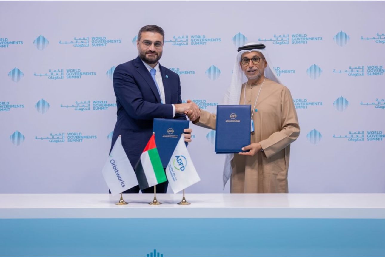 حکومت ابوظبی با حمدالله محب برای پرتاب ماهواره توافق‌نامه امضاء کرد