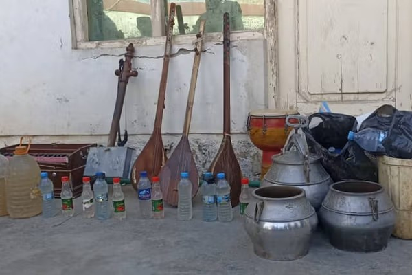 طالبان تعتقل 21 شخصاً بسبب "العزف والغناء" في بغلان