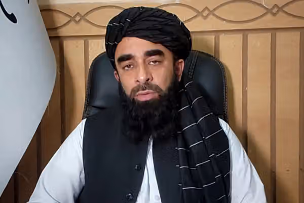 مجاهد: کوچنۍ واکمنې ډلې د پاکستان ګټې یرغمل کړې او له افغانستان سره هم د کړکېچ غوښتنه کوي