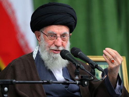 خامنهای: زبان فارسی در افغانستان اوج بگیرد