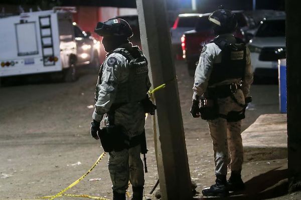 په مکسیکو کې د فوټبال په لوبغالي کې د ډزو له امله ۱۱ کسان وژل شوي