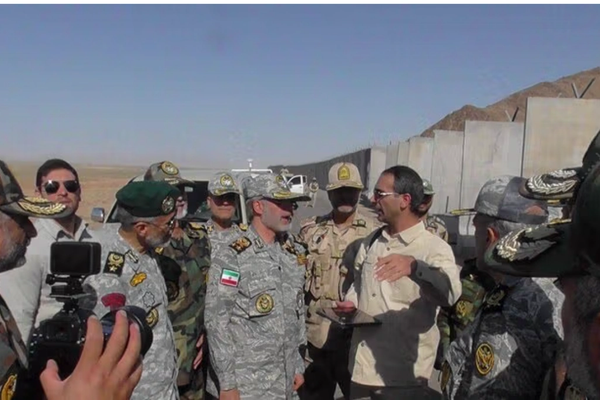 Iran Army Chief Inspects Afghan Frontier Border-Sealing Project