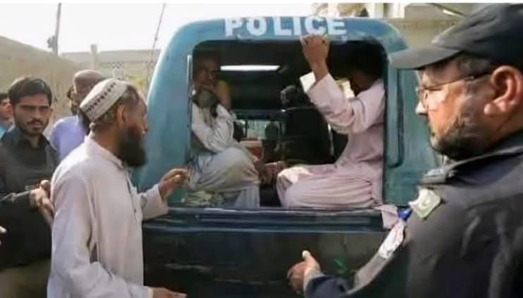 خیبرپښتونخوا: پېښور کې  پولیسو ۷۰ افغان کډوال نیولي