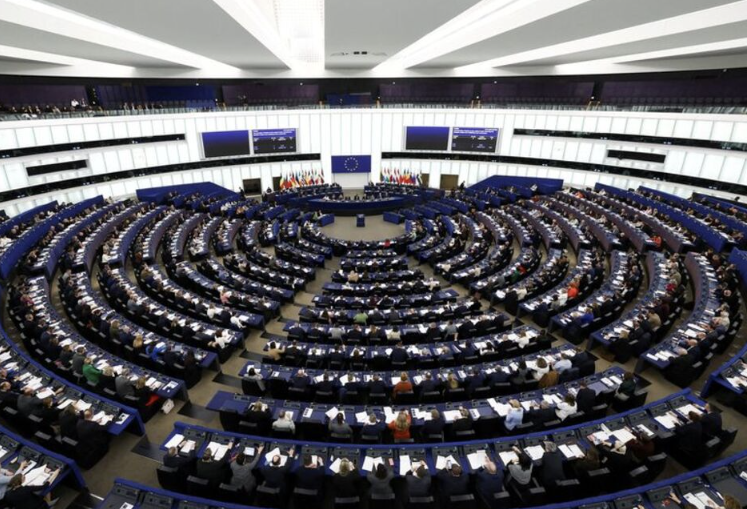 اروپايي پارلمان د ایران د سپاه پاسداران ځواک د ترهګر اعلانولو غوښتنه کړې