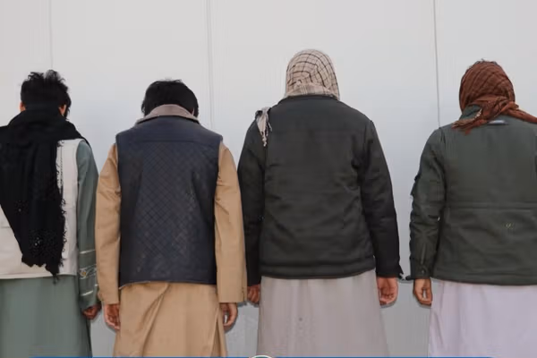 طالبانو په څلورو ولایتونو کې د جنایي جرمونو په تور ۱۳ کسان نیولي