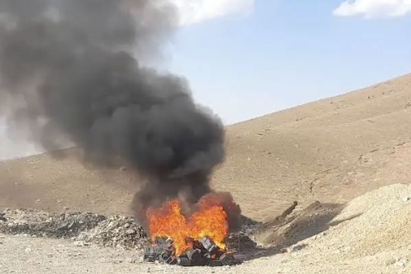 طالبان تحرق عشرات أجهزة تشغيل الموسيقى في ولاية لوغر