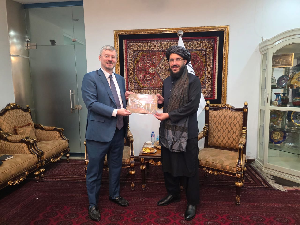 سفیران روسیه و طالبان در پاکستان درباره «مسائل امنیتی» گفت‌وگو کردند