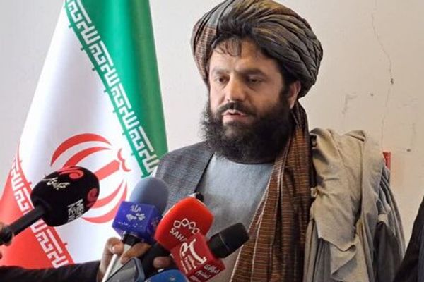 د طالبانو د فراه والي له ایران سره د سوداګریزو لارو د ۲۴ ساعته فعالیت غوښتنه کړې