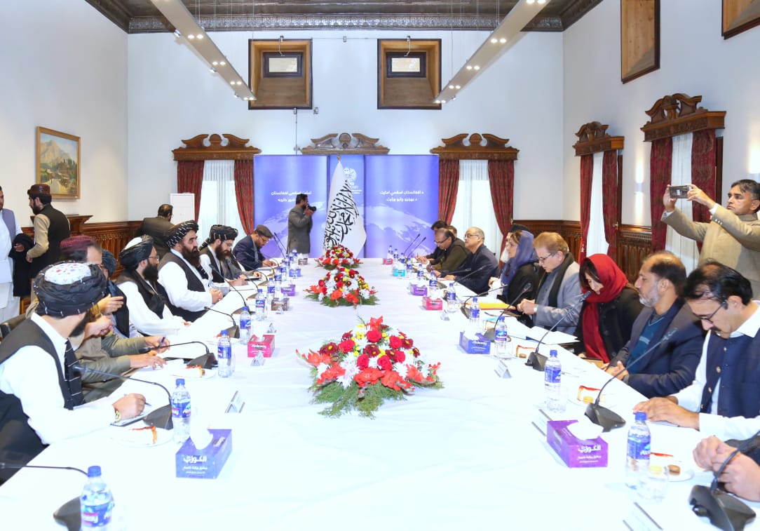 حنا ربانی با شماری از مقام‌های طالبان از جمله وزیر خارجه این گروه در کابل ملاقات کرد