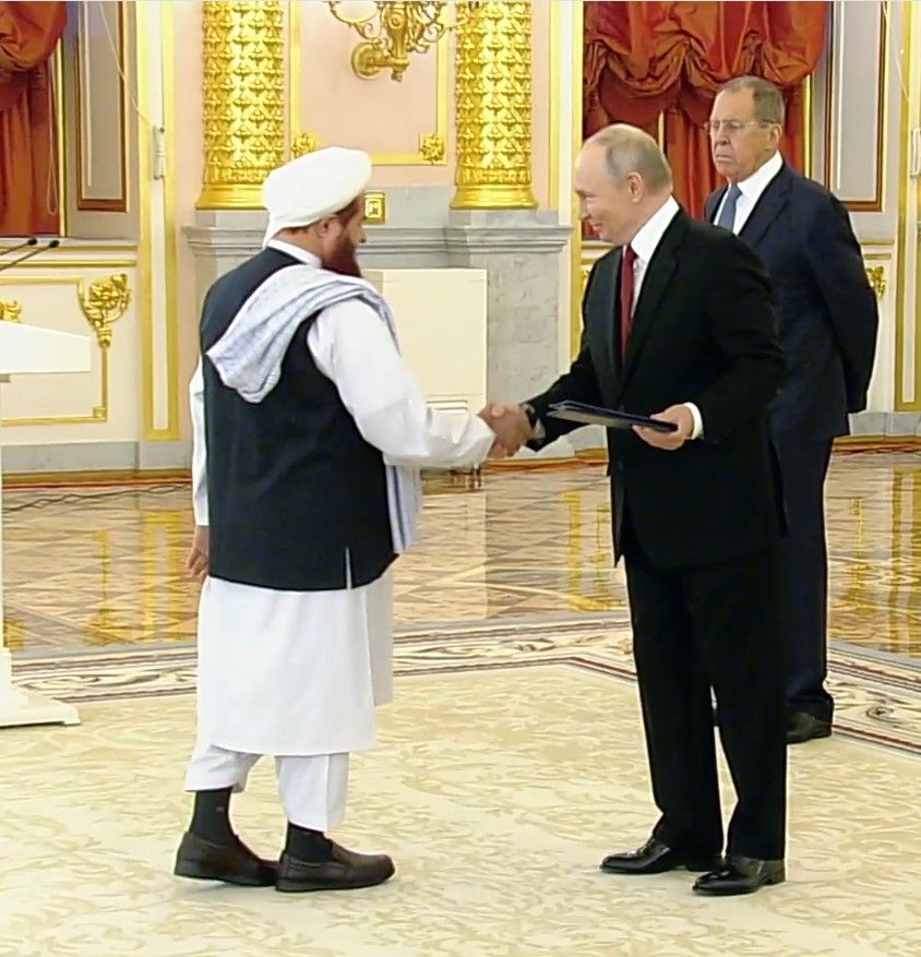 سفیر طالبان در مسکو اعتبارنامه خود را به پوتین داد