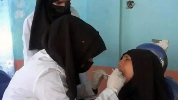 Taliban Urges Female Health Workers In Kandahar To Not Go To Work Without Male Relative