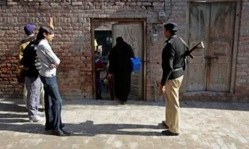 د خیبر پښتونخوا په بنو کې تښتول شوي درې واکسیناتوران بېرته خوشې شول