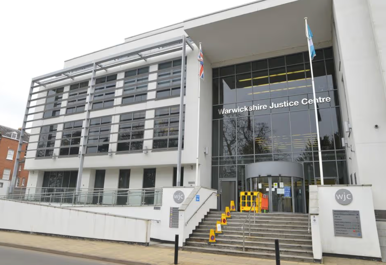 په برېتانیا کې پر جنسي تېري د تورنو دوو افغانانو محاکمه وځنډول شوه