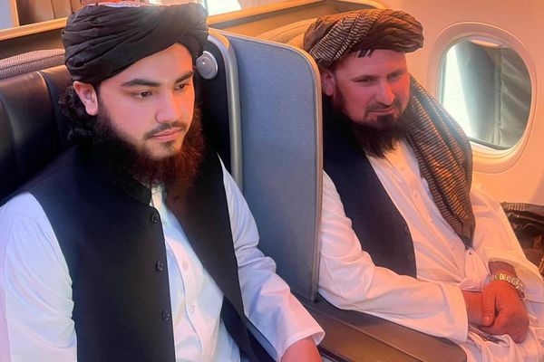 د طالبانو لوی درستیز قاري فصیحالدین فطرت قطر ته تللی