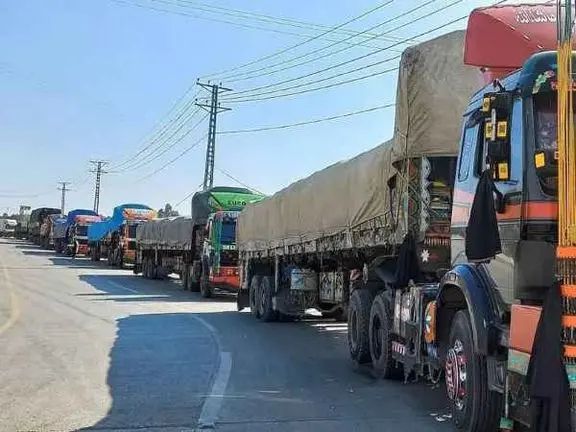 اعتراضات هواداران حزب عمران خان تجارت با افغانستان را مختل کرد