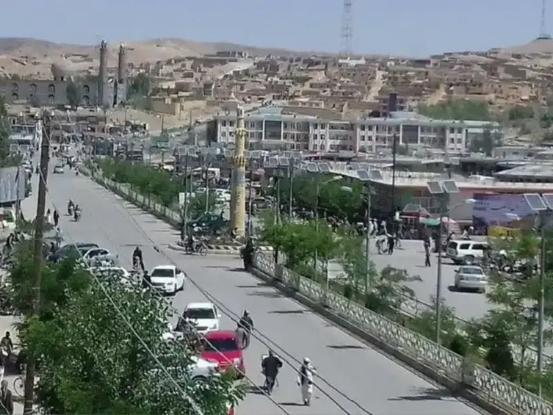 طالبان پنج کارمند یک موسسه امدادی در ولسوالی لعل و سرجنگل غور را از زندان آزاد کرد