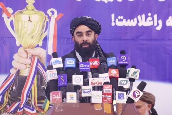 طالبانو افغان سوداګر له ورزشکارانو سره مرستې ته وهڅول