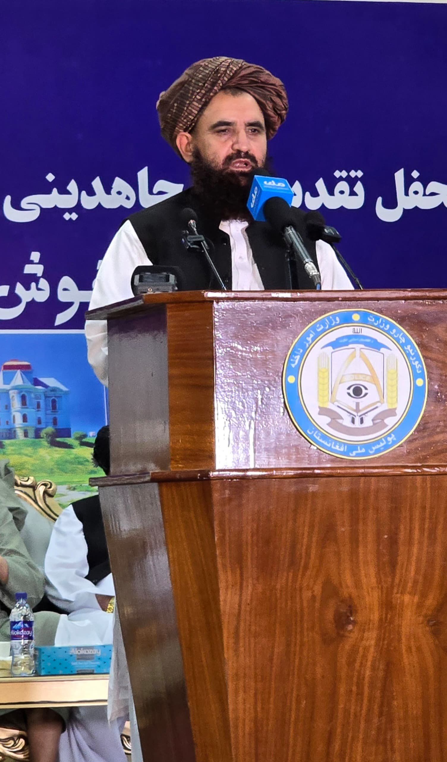 عبدالحق وثیق تایید کرد که تمام کارمندان سابق امنیت ملی افغانستان برکنار شده‌اند 