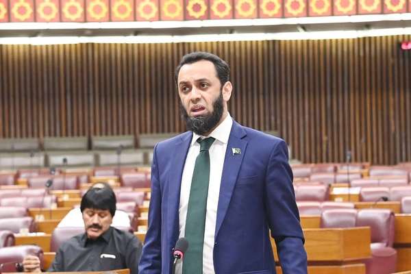 د پاکستان د اطلاعاتو وزیر: له افغانستان څخه د بېثباتۍ هرې هڅې ته به ځواب ورکړو