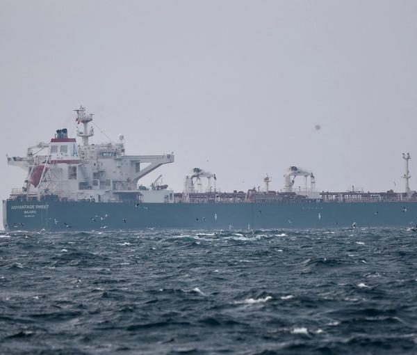 یک فرمانده سپاه پاسداران نیروی دریایی امریکا را به 'قاچاق سوخت' در خلیج‌فارس متهم کرد