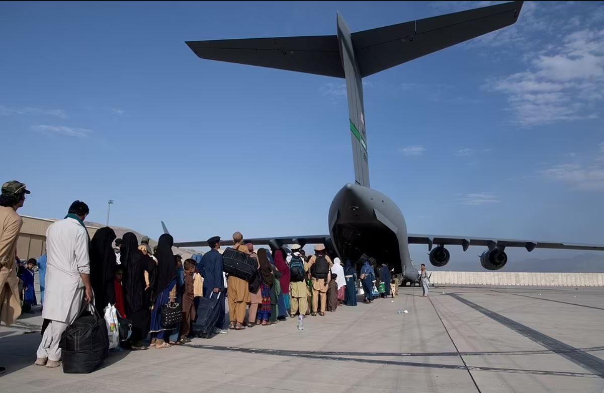 امریکا: د بایډن په دوره کې بې کنټروله کډوالۍ د امریکایانو دندو ته زیان رسولی