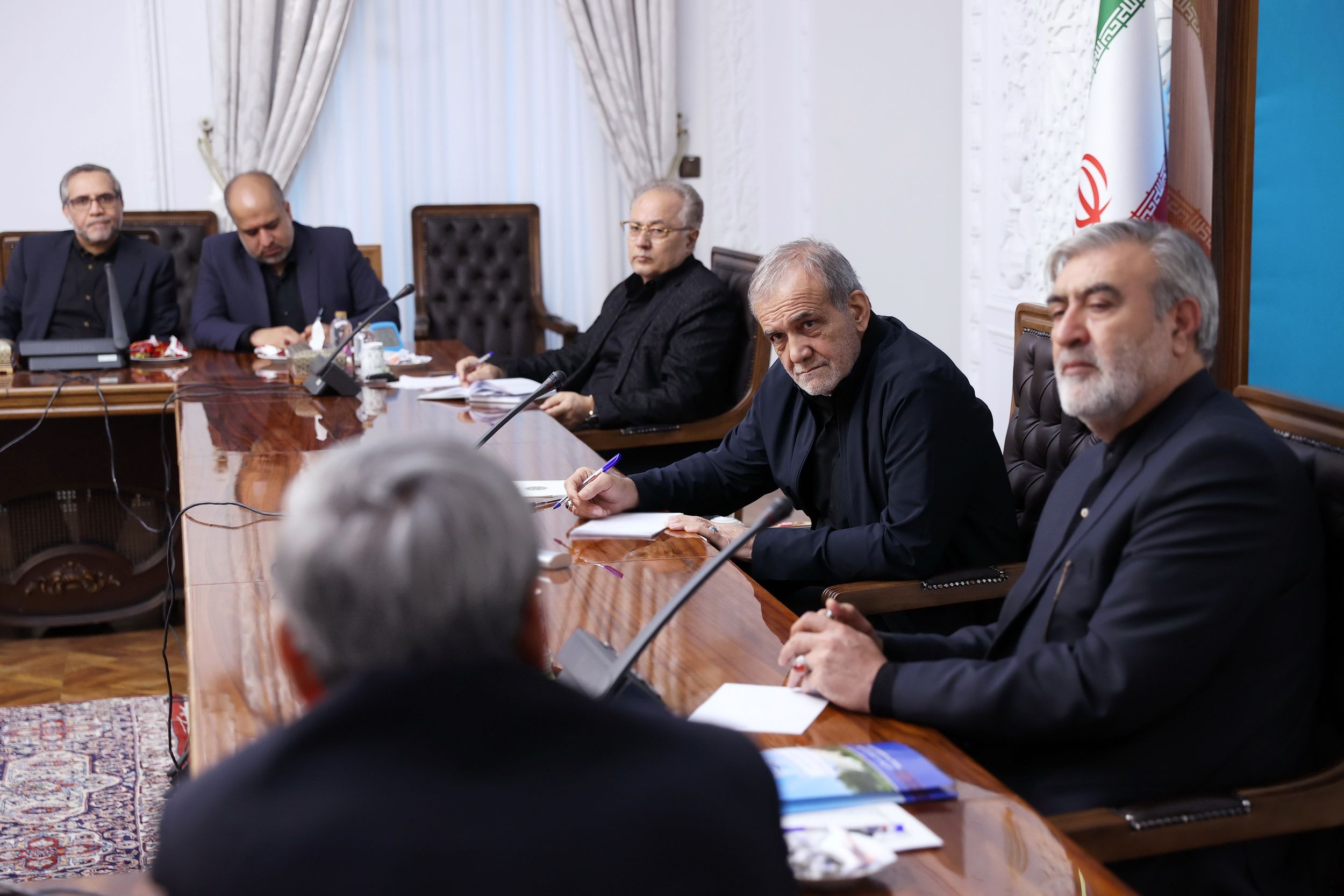 نماینده مجلس ایران به مسعود پزشکیان: طالبان قابل اعتماد نیست