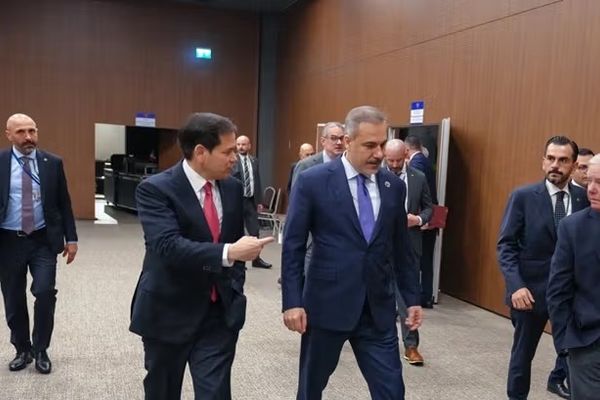 د ترکیې د بهرنیو چارو وزیر: روبیو له ۱۲ ورځنۍ جګړې مخکې ایران ته پیغام استولی و