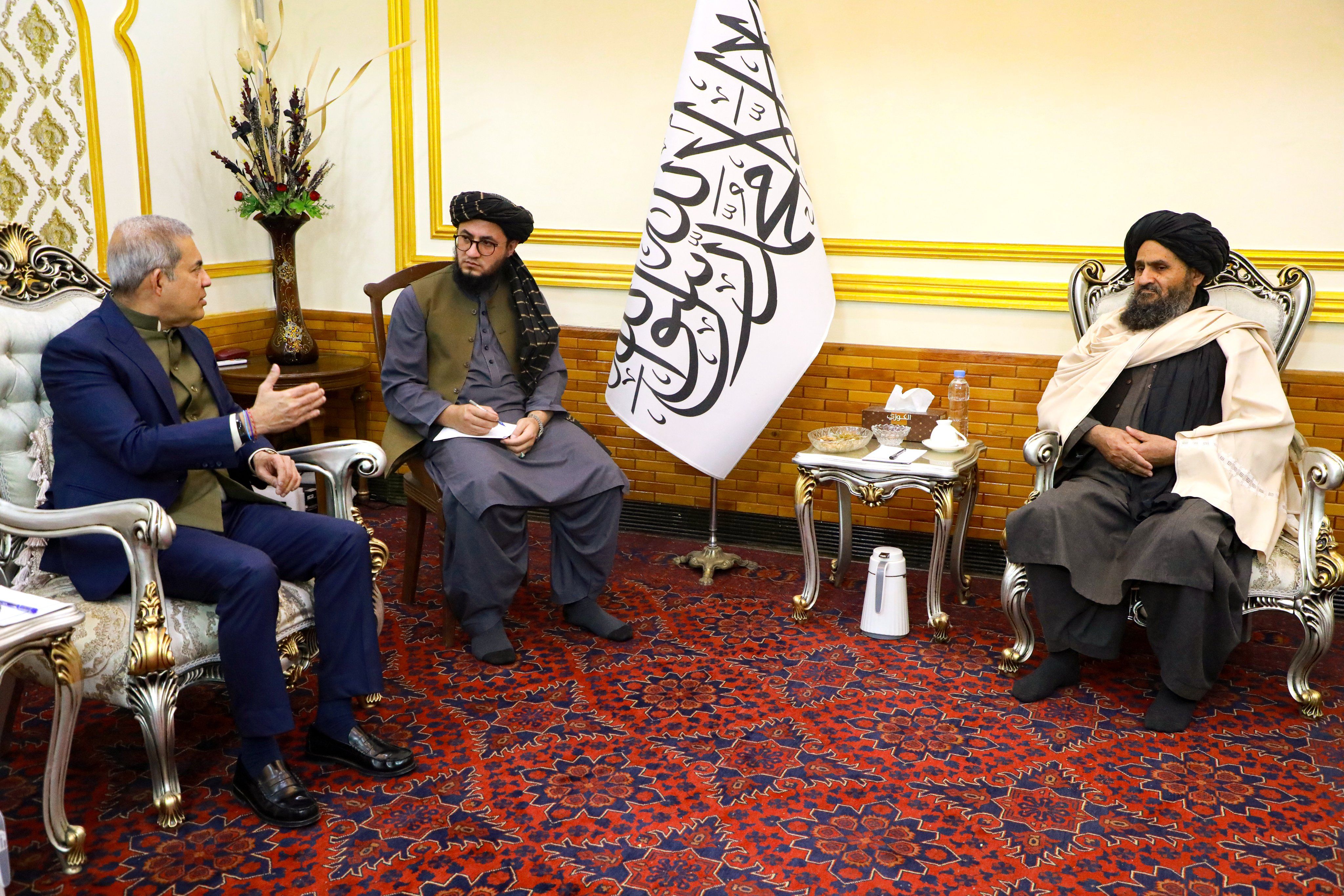 ملا برادر په کابل کې د یوناما له مرستیال سره لیدلي 