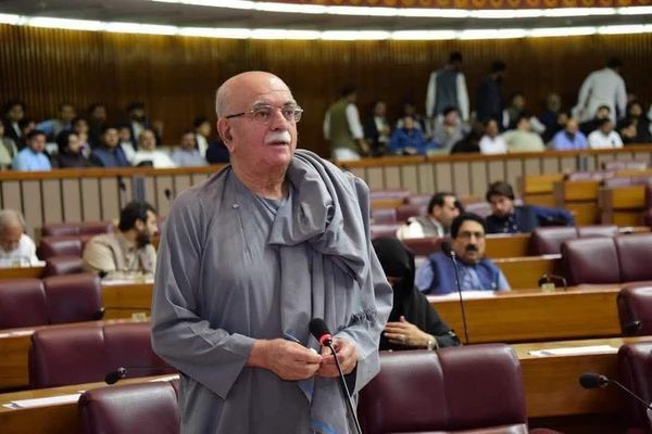 محمودخان اڅکزی: د پاکستان حکومت د تګلارو له امله په بلوچستان کې د بېلتون غږ پورته شوی
