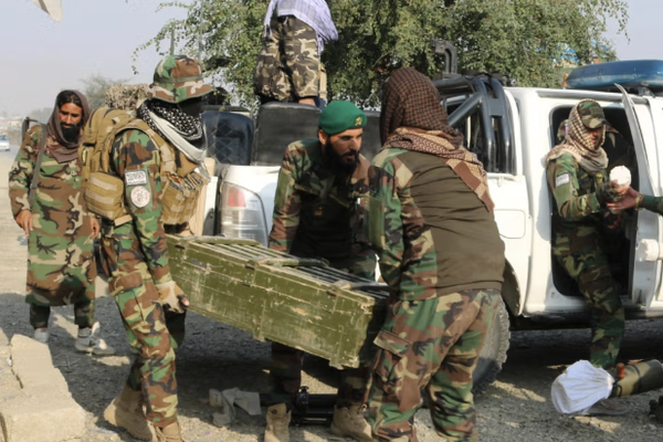 مساعٍ إقليمية لخفض التوتر بين طالبان وباكستان