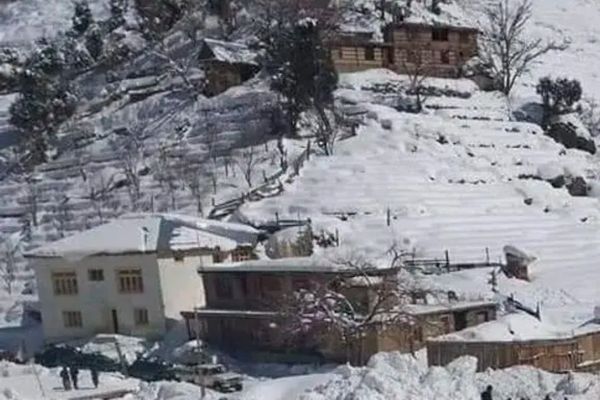 10 People Killed In Different Provinces Of Afghanistan Due To Snowfall & Cold, Says UN