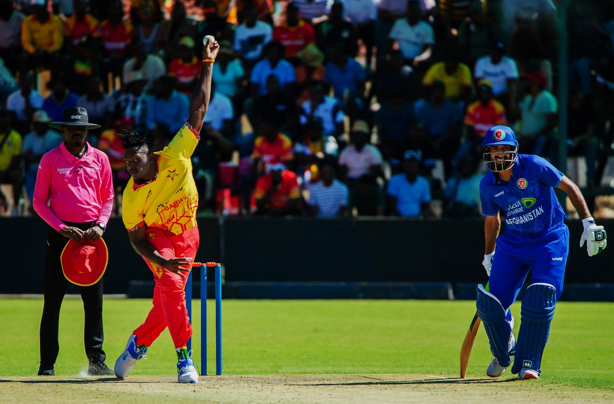 تیم ملی کریکت افغانستان در نخستین مسابقه ٢٠ آوره، با تفاوت چهار ویکت مغلوب زیمباوه شد