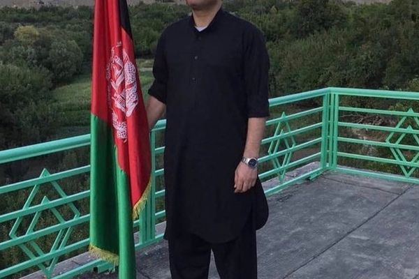 امرالله صالح: ملي بیرغ وکړای شول چې ملت تر یوه چتر لاندې راټول کړي