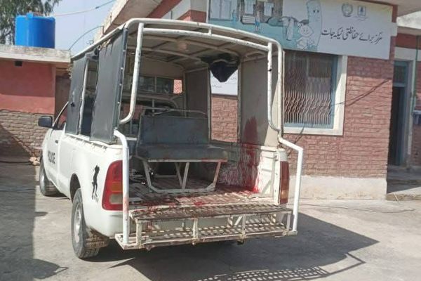 هنګو کې د ګوزڼ ضد واکسینو کمپاین لپاره دندې ته پر روانو پوليسو برید کې یو سرتېری وژل شوی