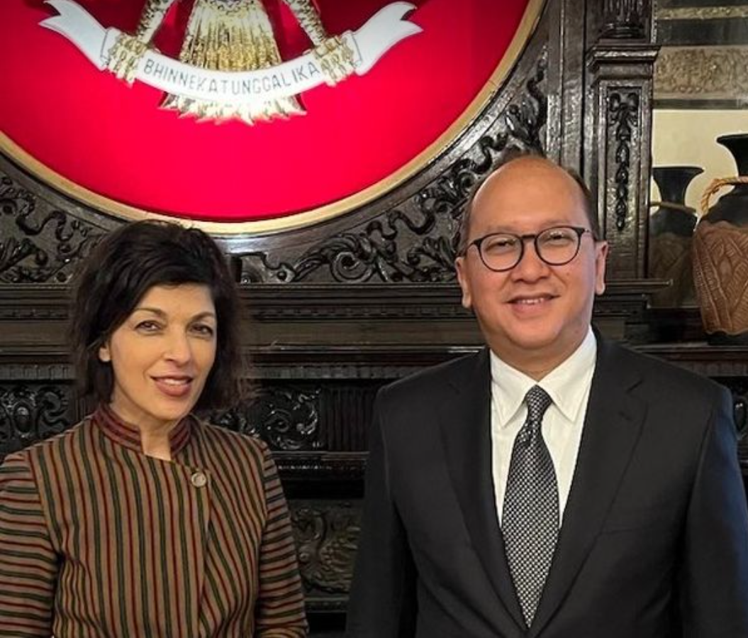 US Envoy, Islamic Countries Representatives Discuss Situation of Afghan Women