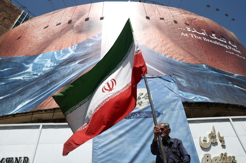 ایران د لبنان شخړې د پراخېدو له امله له امریکا سره غیر مستقیمې خبرې ځنډوي