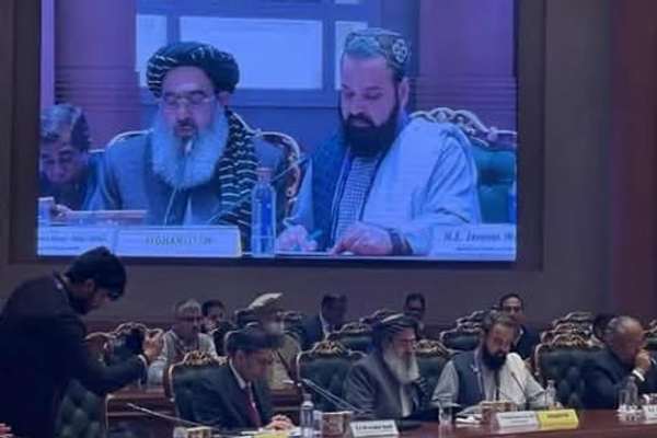 Taliban Turn To Ex-US Advisers To Secure Foreign Aid
