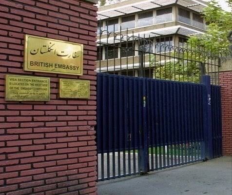 سفیر و کارمندان سفارت بریتانیا از ایران خارج شدند