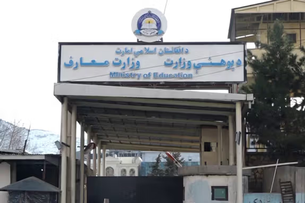 له نجونو پرته؛ د افغانستان په ګرمو سیمو کې د ښوونځیو ازموینې پیل شوې