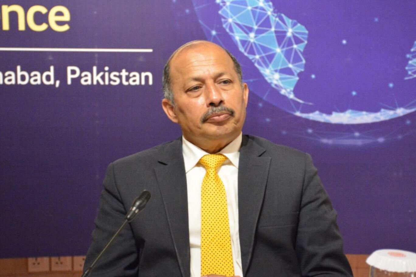 سفیر سابق پاکستان: اگر مردم طالبان را سرنگون کند، اسلام‌آباد حکومت را به رسمیت خواهد شناخت